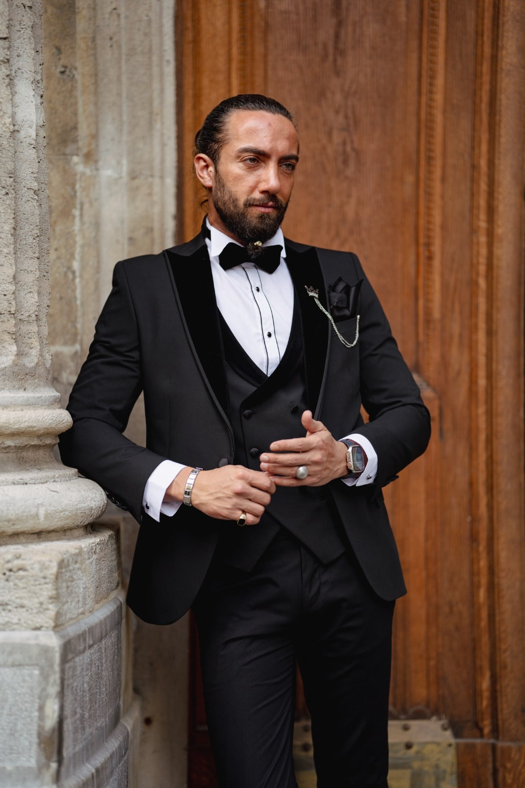 Daniel Black Slim Fit Velvet Peak Lapel Tuxedo