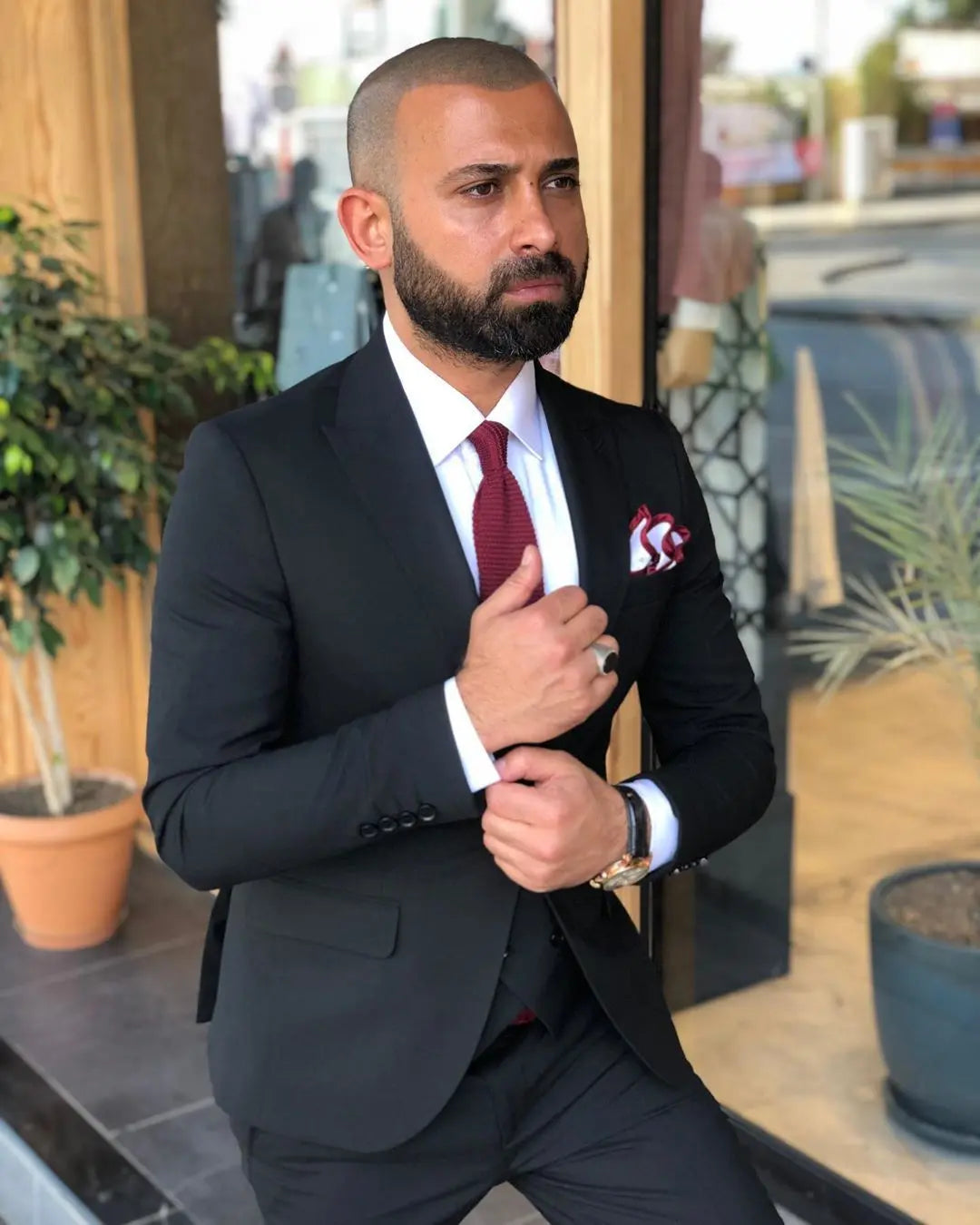Davis Black Slim-Fit Suit: Perfect for Every Occasion brabion