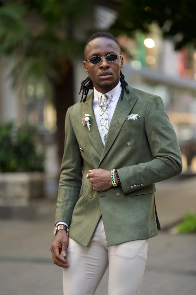 Avion Khaki Slim Fit Peak Lapel Blazer - The Versatile Smart Jacket for Every Occasion