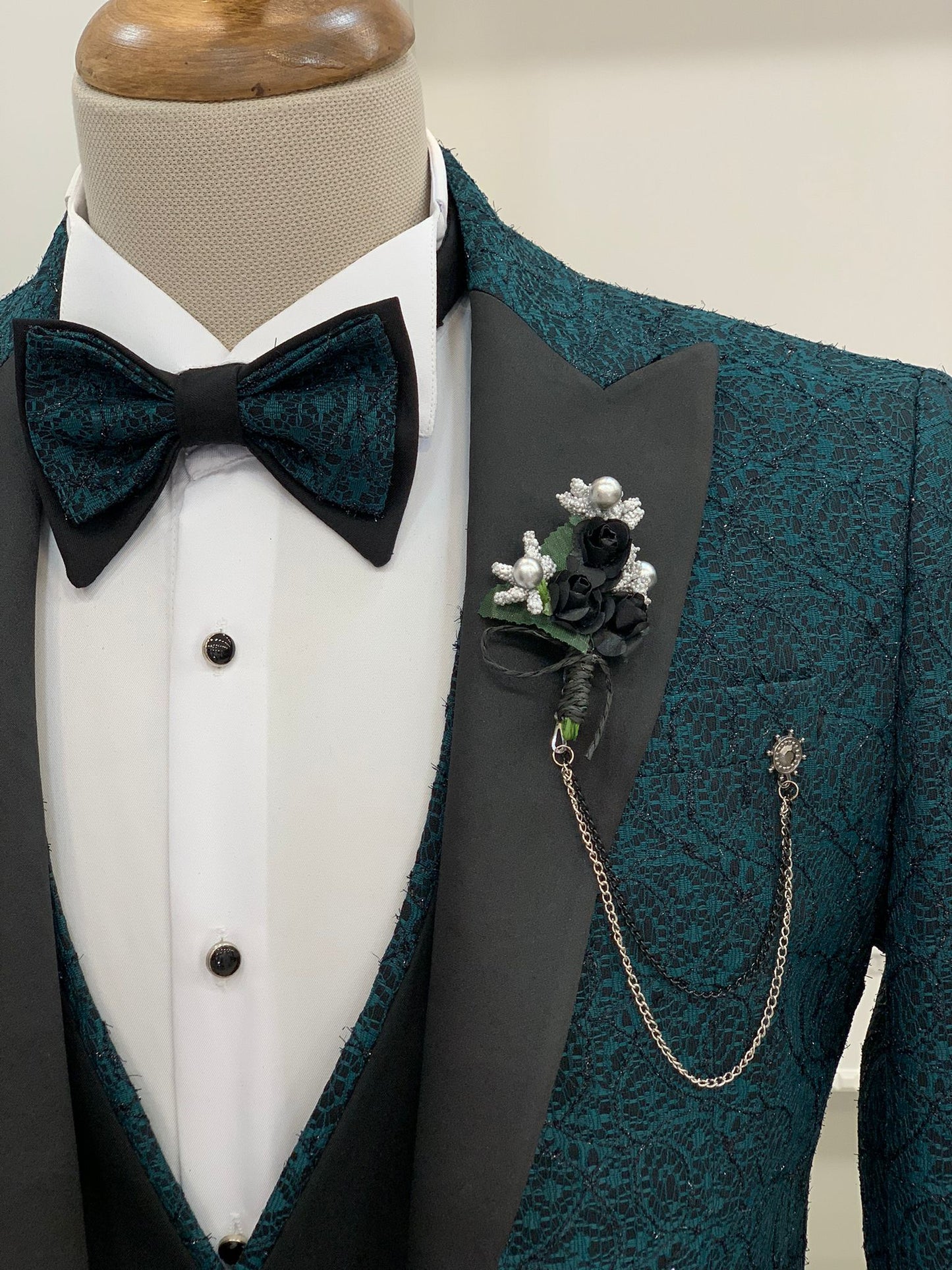 Caesar Green Slim Fit Peak Lapel Floral Patterned Tuxedo