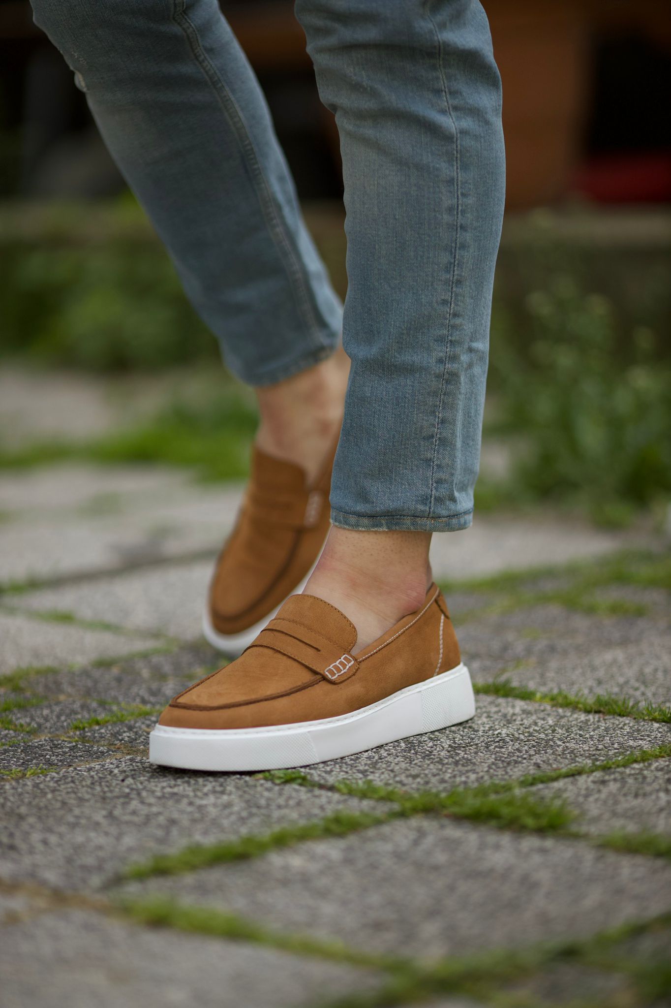 Vince Eva Sole Nubuck Strap Camel Shoes: Stylish Comfort for Every Occasion
