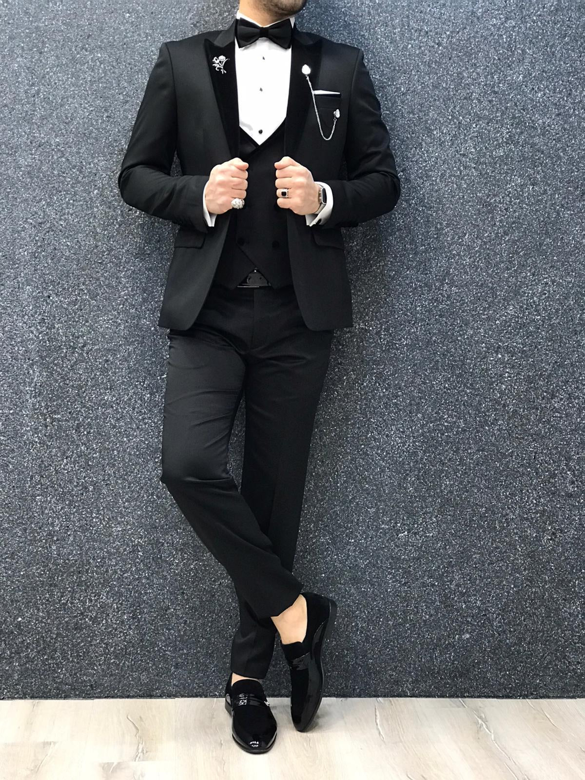 Ventura Black Slim Fit Tuxedo – Timeless Elegance for Formal Occasions