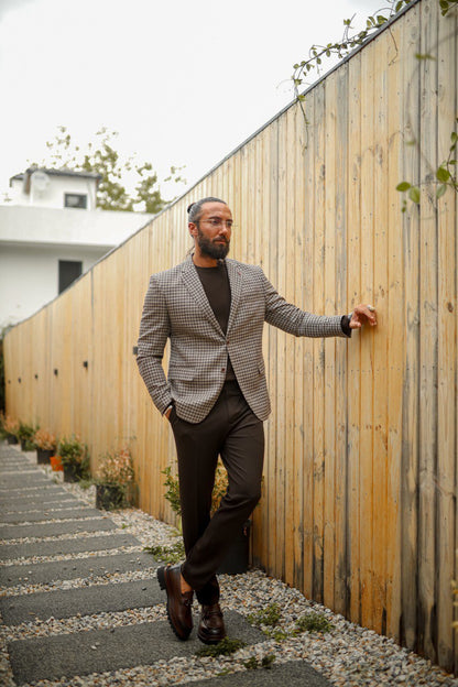 Men’s Brown Mono-Collar Patterned Suit with Flap Pocket Detail