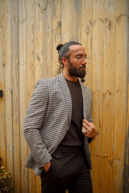 Men’s Brown Mono-Collar Patterned Suit with Flap Pocket Detail