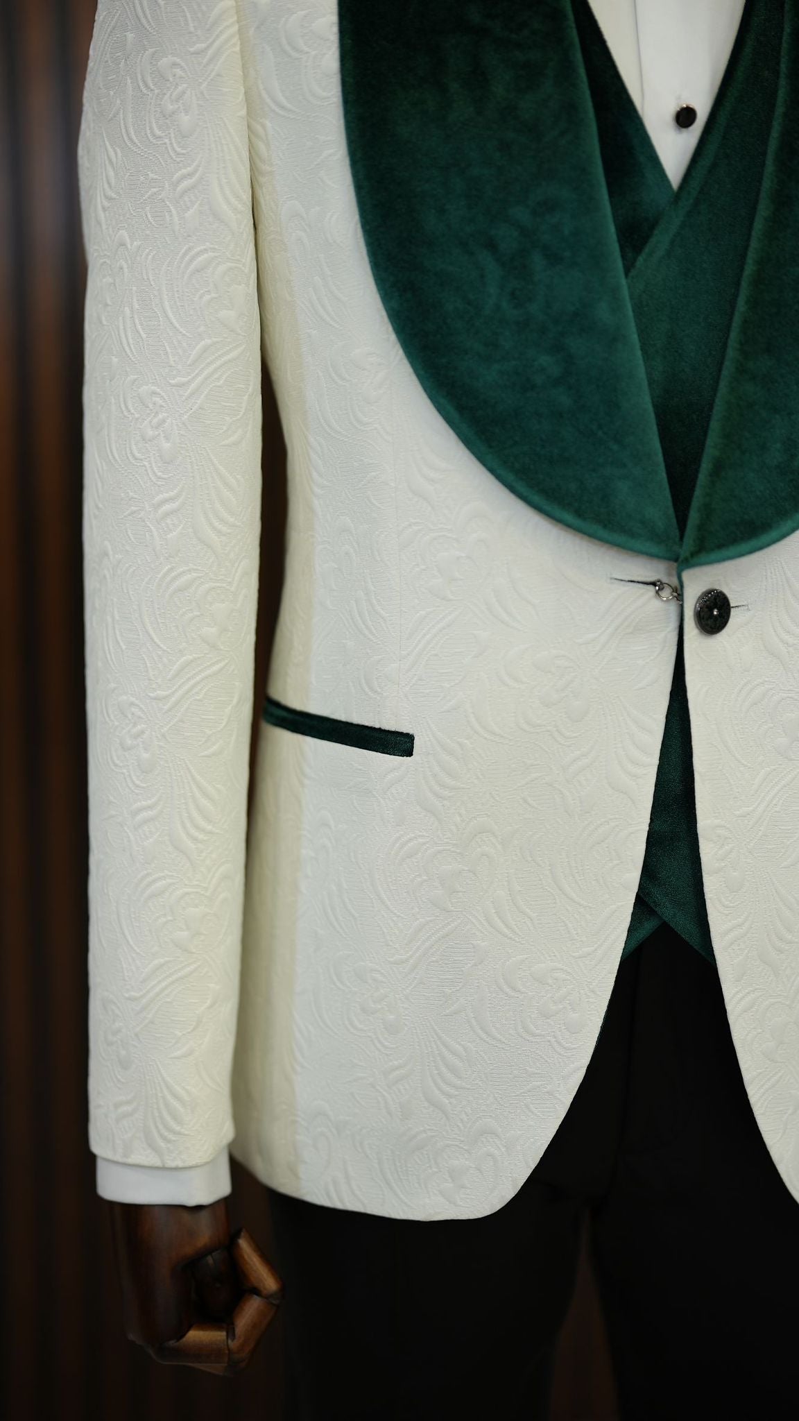 Fiore White Green Slim Fit Velvet Shawl Lapel Tuxedo for Modern Elegance