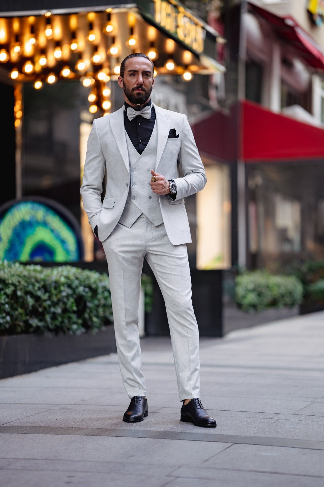 Ardean Gray Slim Fit Peak Lapel Tuxedo: A Statement of Sophistication