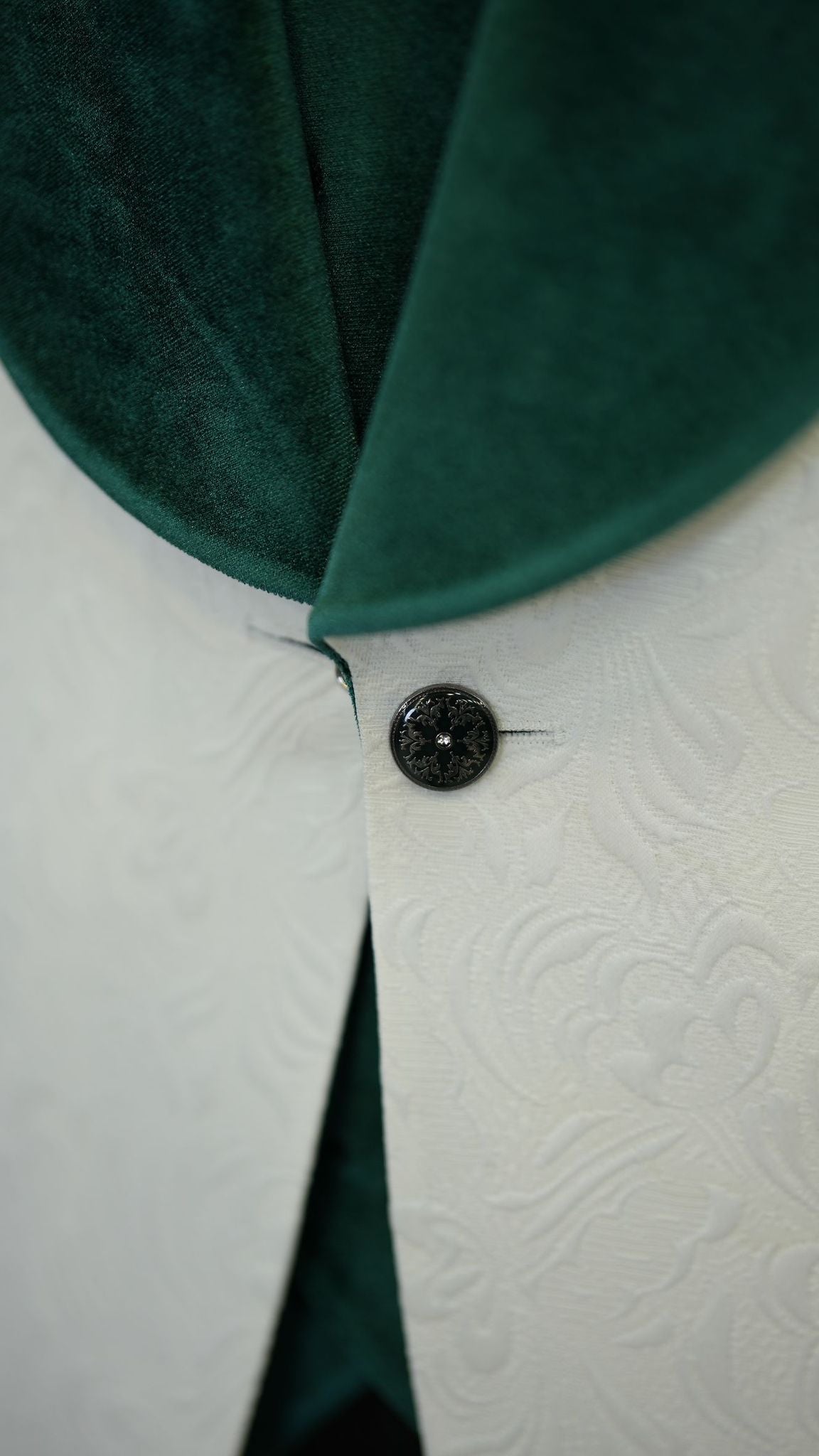Fiore White Green Slim Fit Velvet Shawl Lapel Tuxedo for Modern Elegance