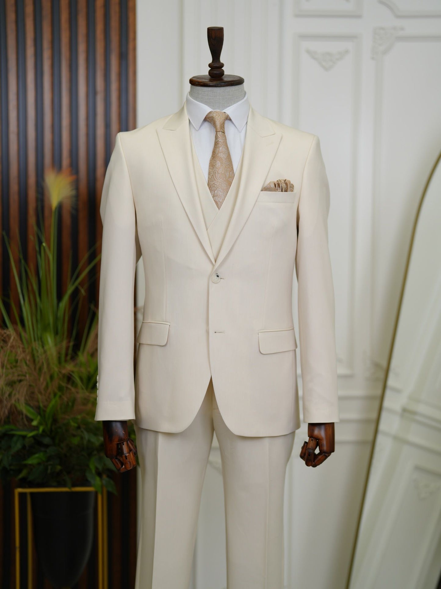 Brabion Aston Beige Slim Fit 3 Piece Suit - Elegance for Every Occasion