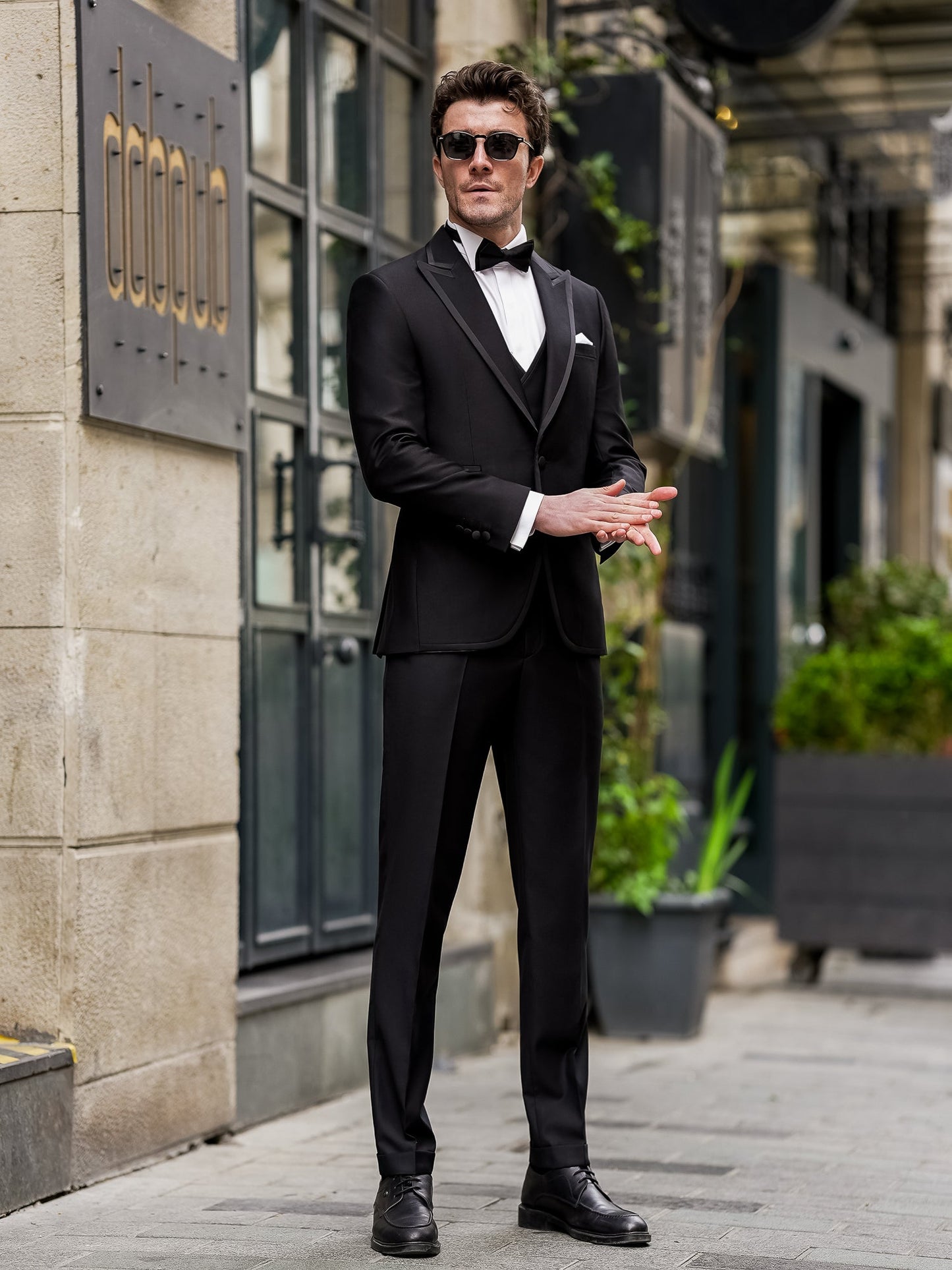 Black Slim-Fit Tuxedo 3-Piece - BRABION