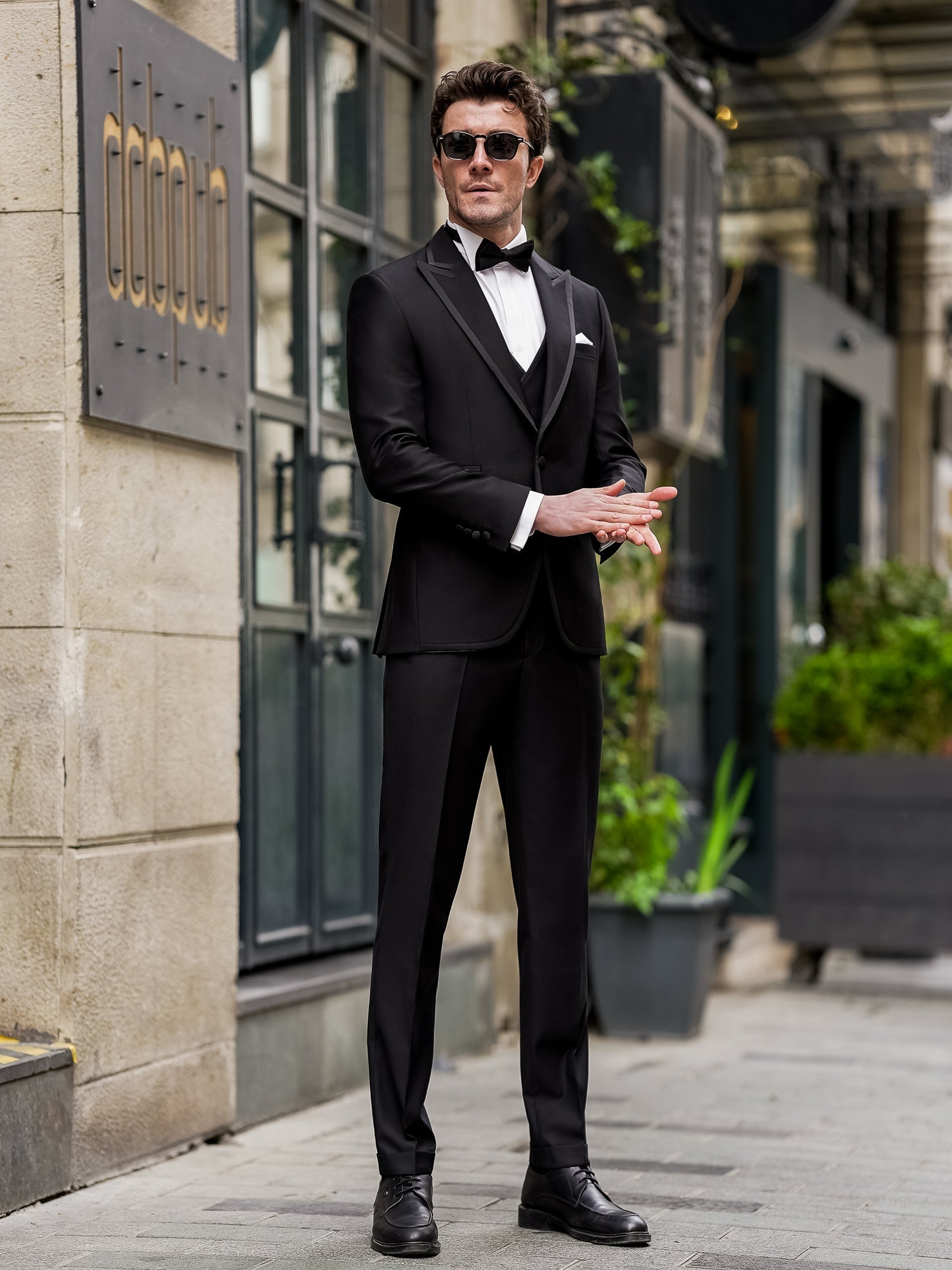 Black Slim-Fit Tuxedo 3-Piece - BRABION