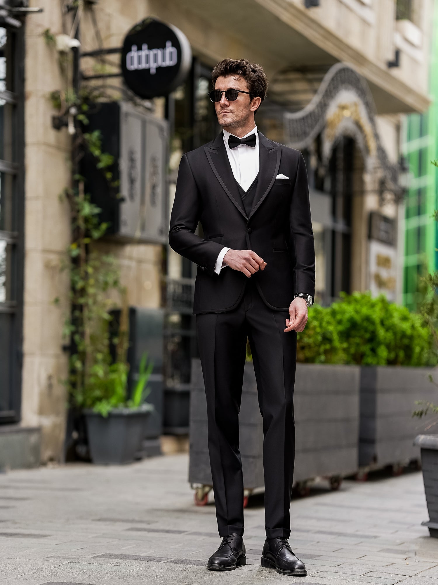 Black Slim-Fit Tuxedo 3-Piece - BRABION