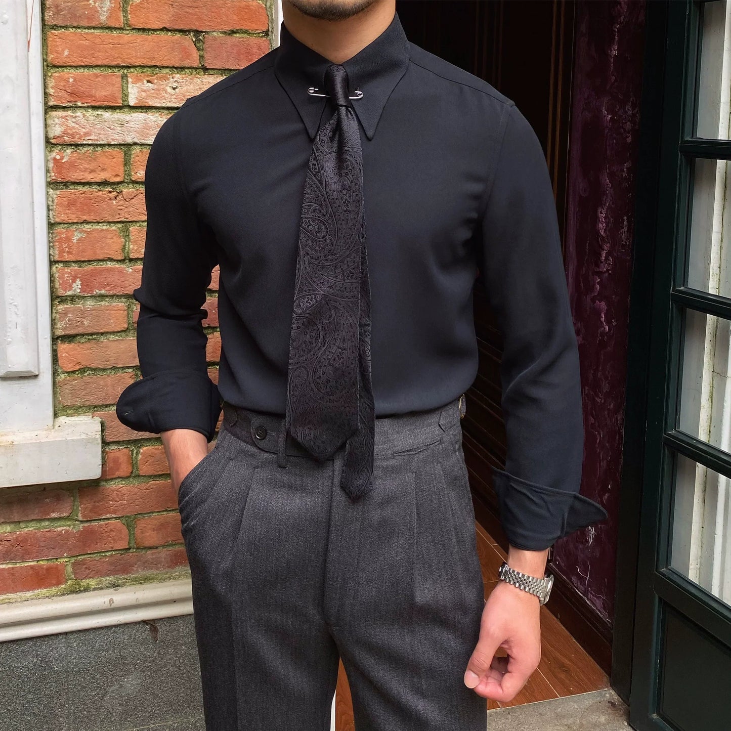 Point Collar Shirt with Pin