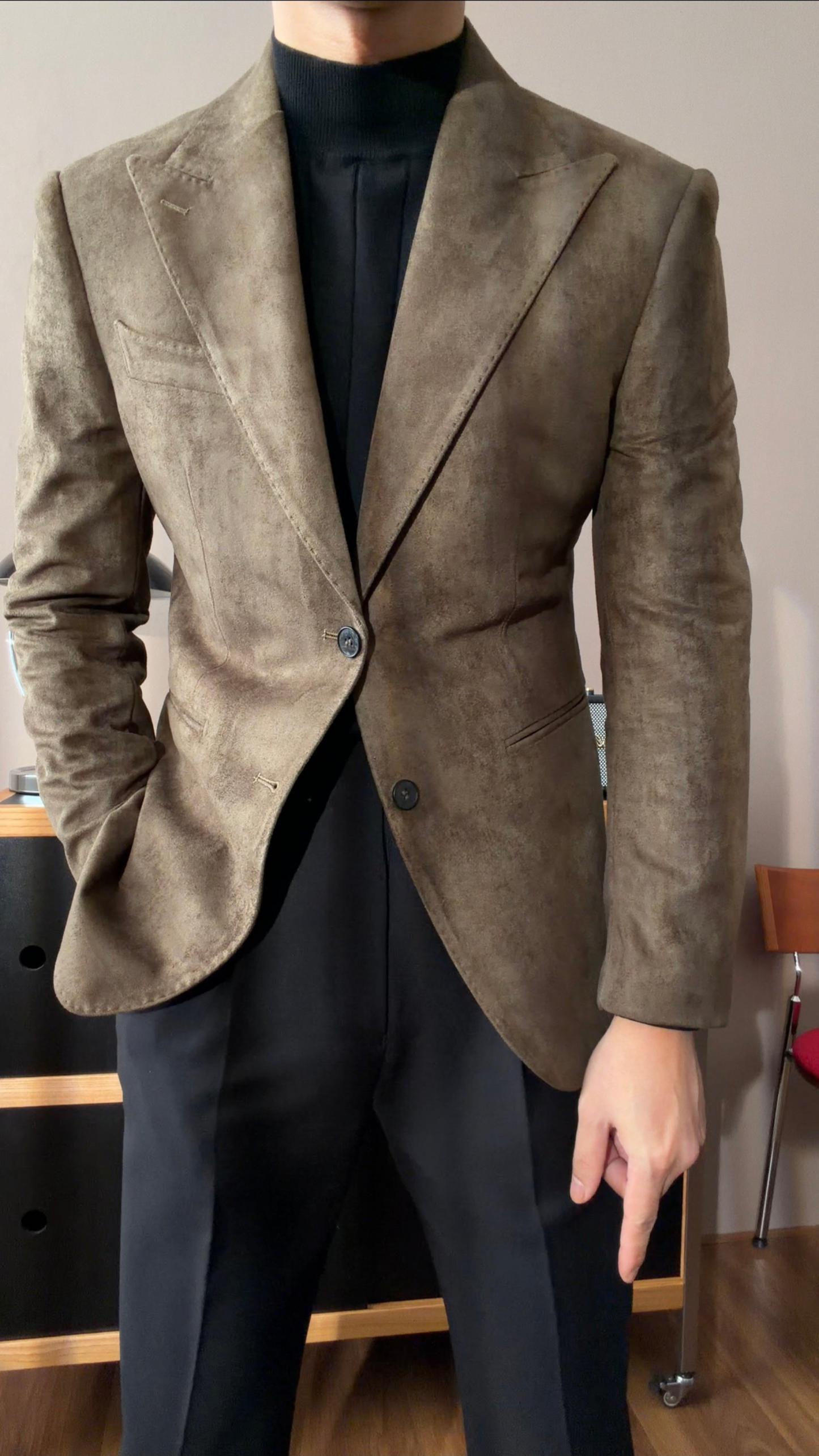 Men’s Slim Fit Suede Blazer with Peak Lapel