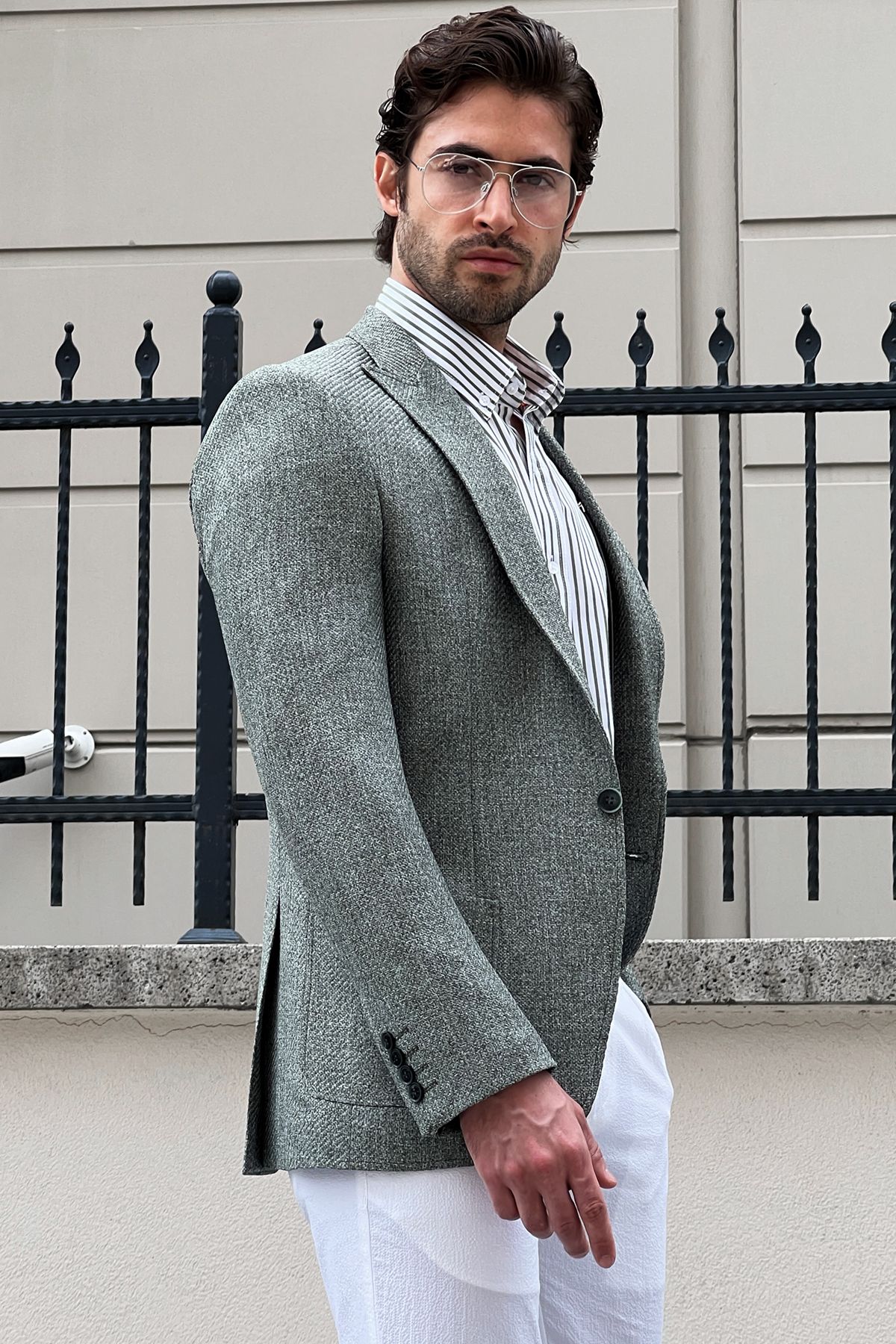 Daniel Green Slim Fit Linen Blazer: Elevate Your Style