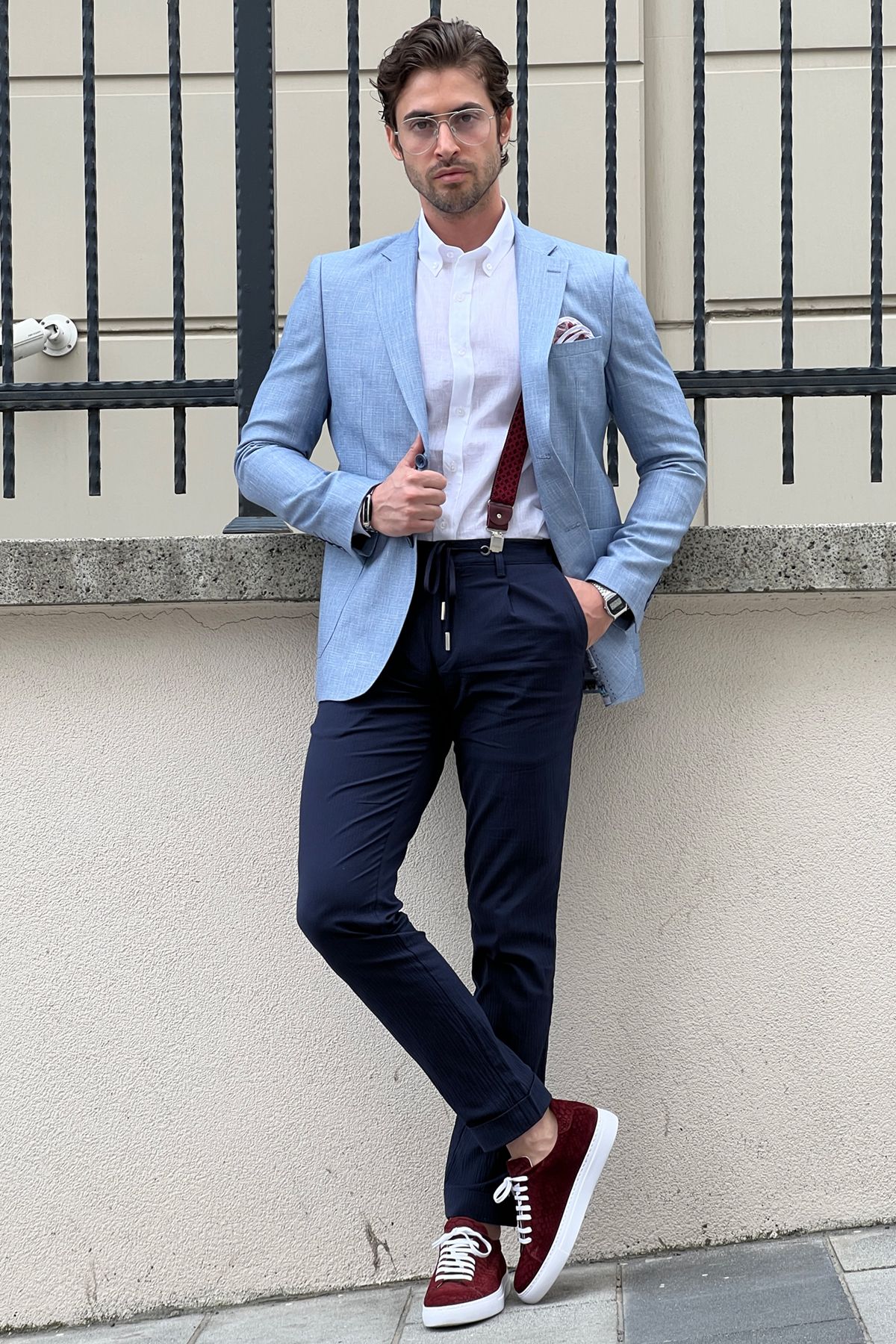 Daniel Blue Slim Fit Linen Blazer: A Tailored Essential