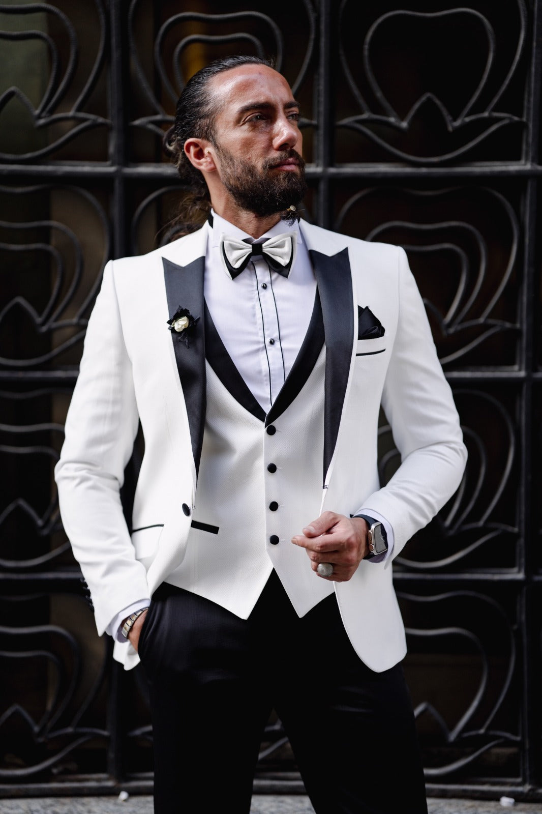 Daniel White Slim Fit Peak Lapel Tuxedo