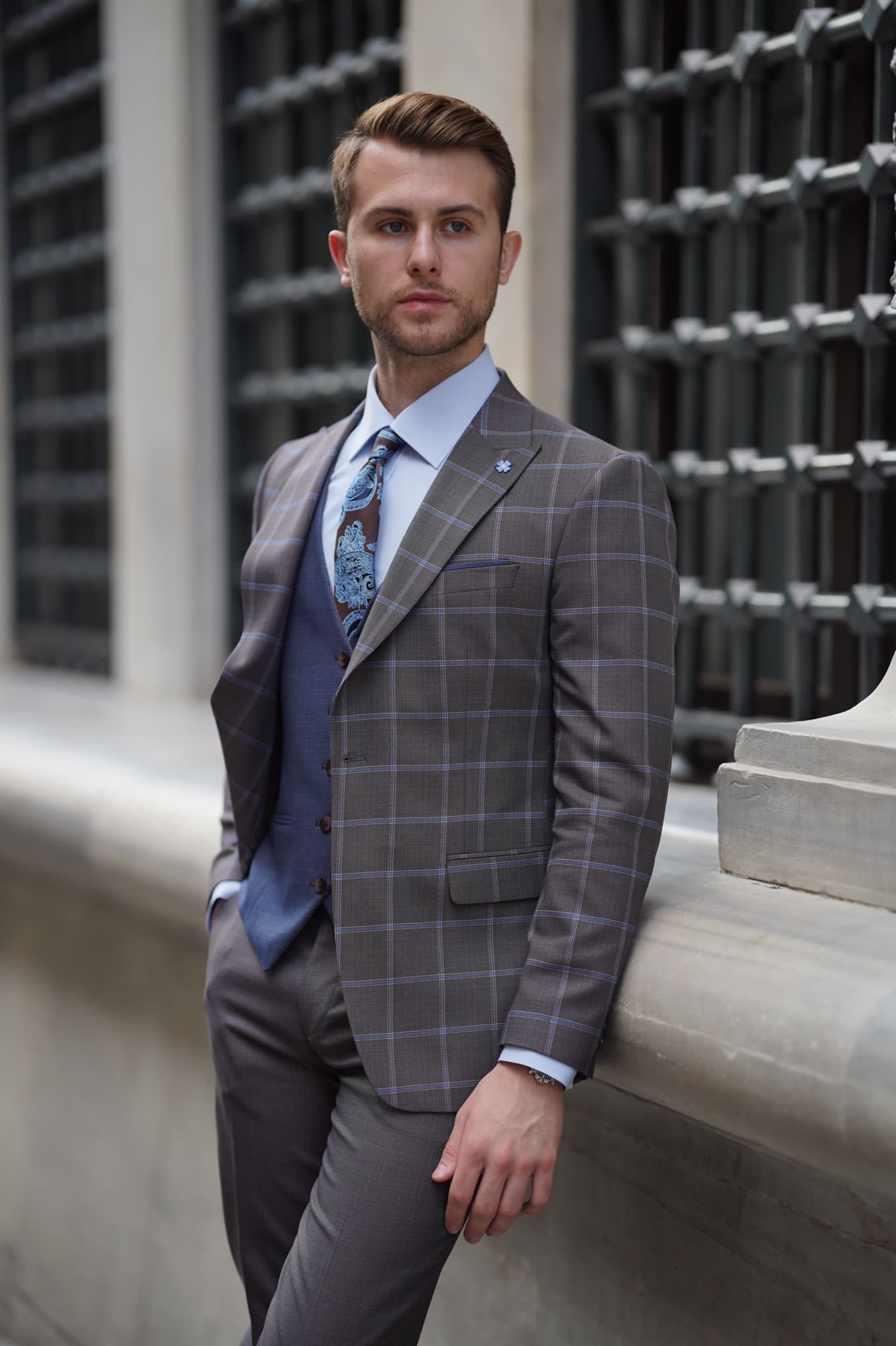 Daniel Plaid Brown Wool Suit - Elegant Three-Piece Slim-Fit Suit for Men