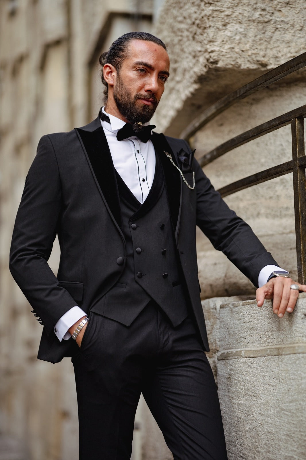 Daniel Black Slim Fit Velvet Peak Lapel Tuxedo
