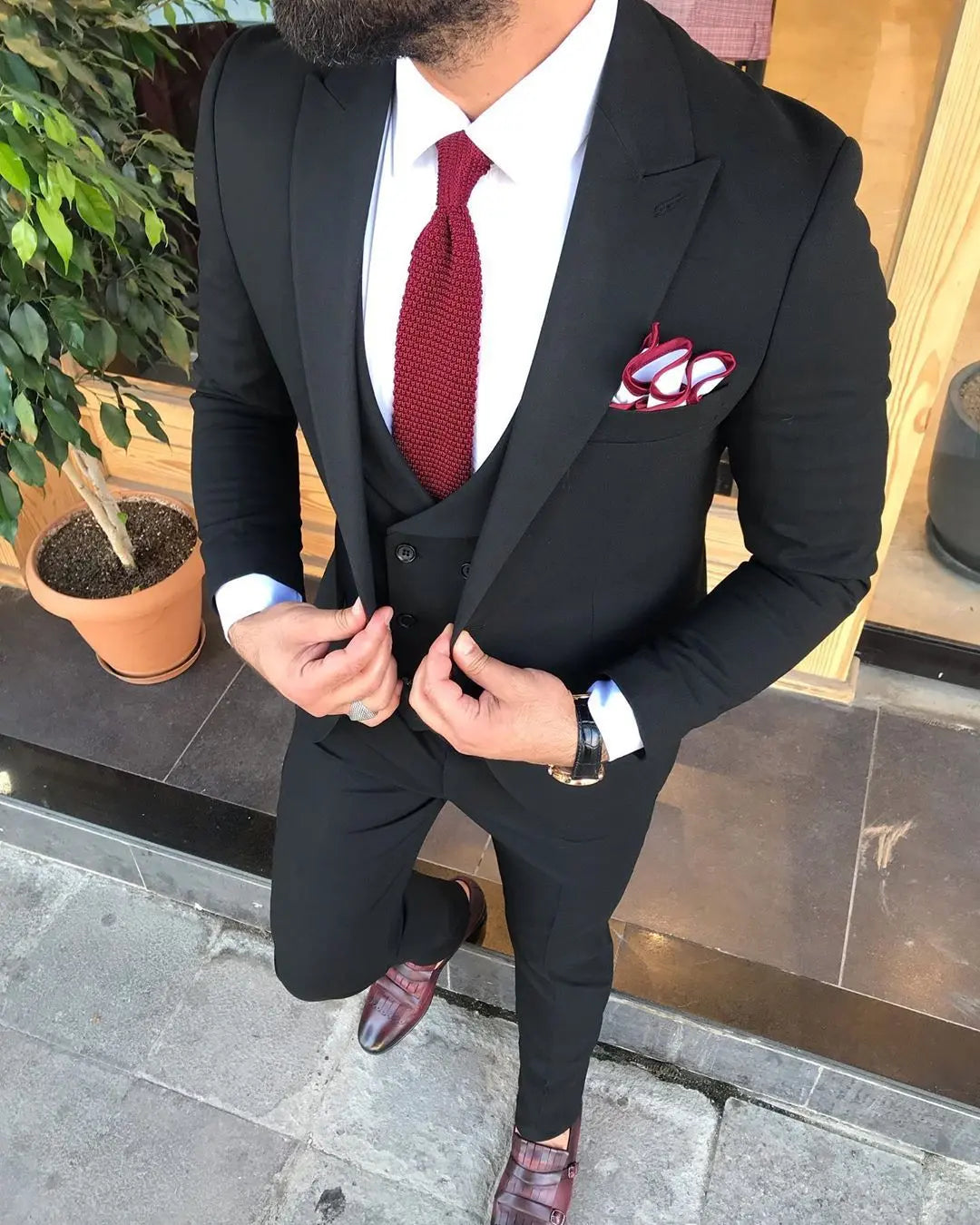 Davis Black Slim-Fit Suit: Perfect for Every Occasion brabion