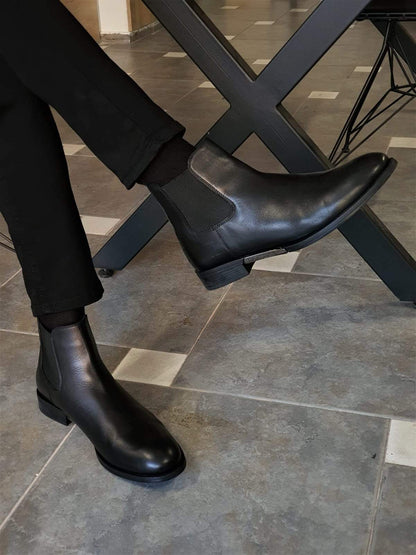 Elko Black Chelsea Boots - Elegant Comfort for Every Occasion