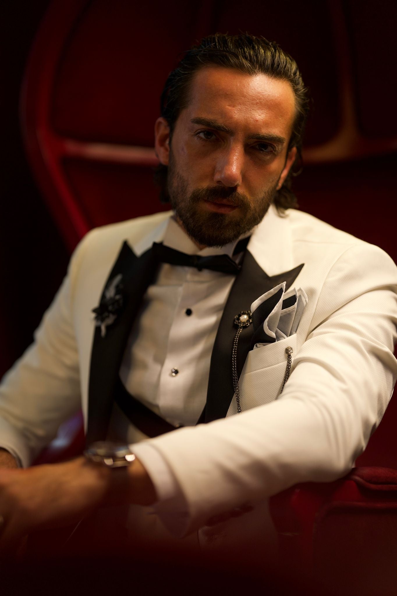 Lawson White Slim Fit Peak Lapel Tuxedo: The Epitome of Elegance
