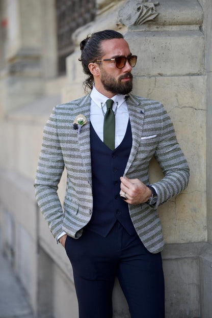 Fabio Green Slim Fit Notch Lapel Striped Blazer - A Touch of Elegance for Every Occasion