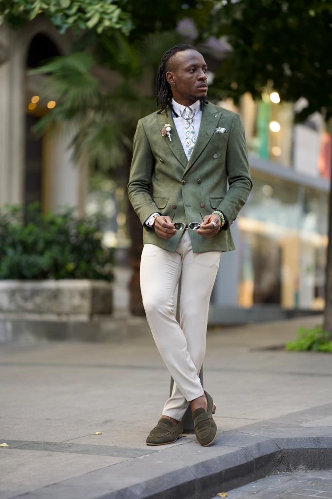 Avion Khaki Slim Fit Peak Lapel Blazer - The Versatile Smart Jacket for Every Occasion