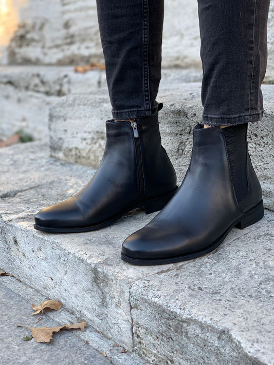 Mantoni Black Suede Leather Chelsea Boots