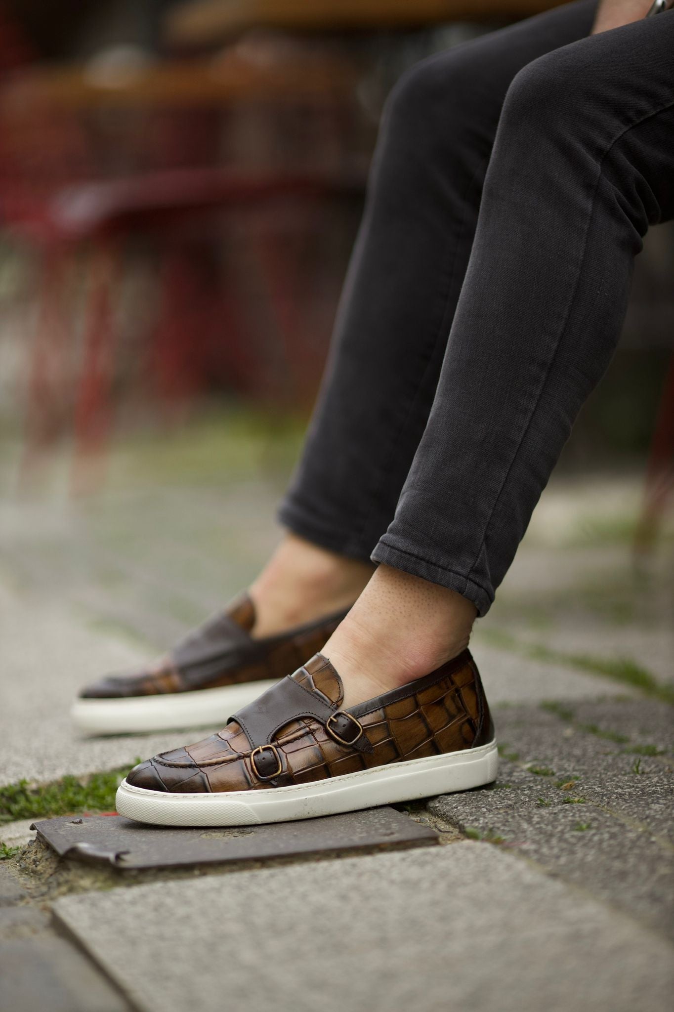 Romeo Pool Buckle Crocodile Pattern Brown Loafers