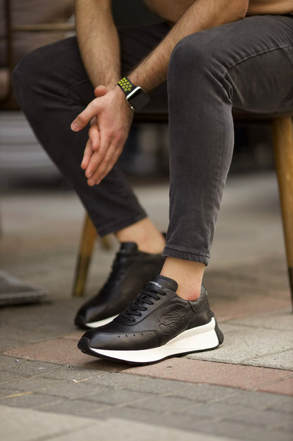 Romeo Eva Sole Black Sneakers - Elegant Versatile Footwear