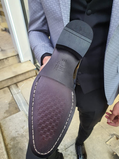 VillaNova Black Laced Oxford - Elegant Patent Leather Shoes