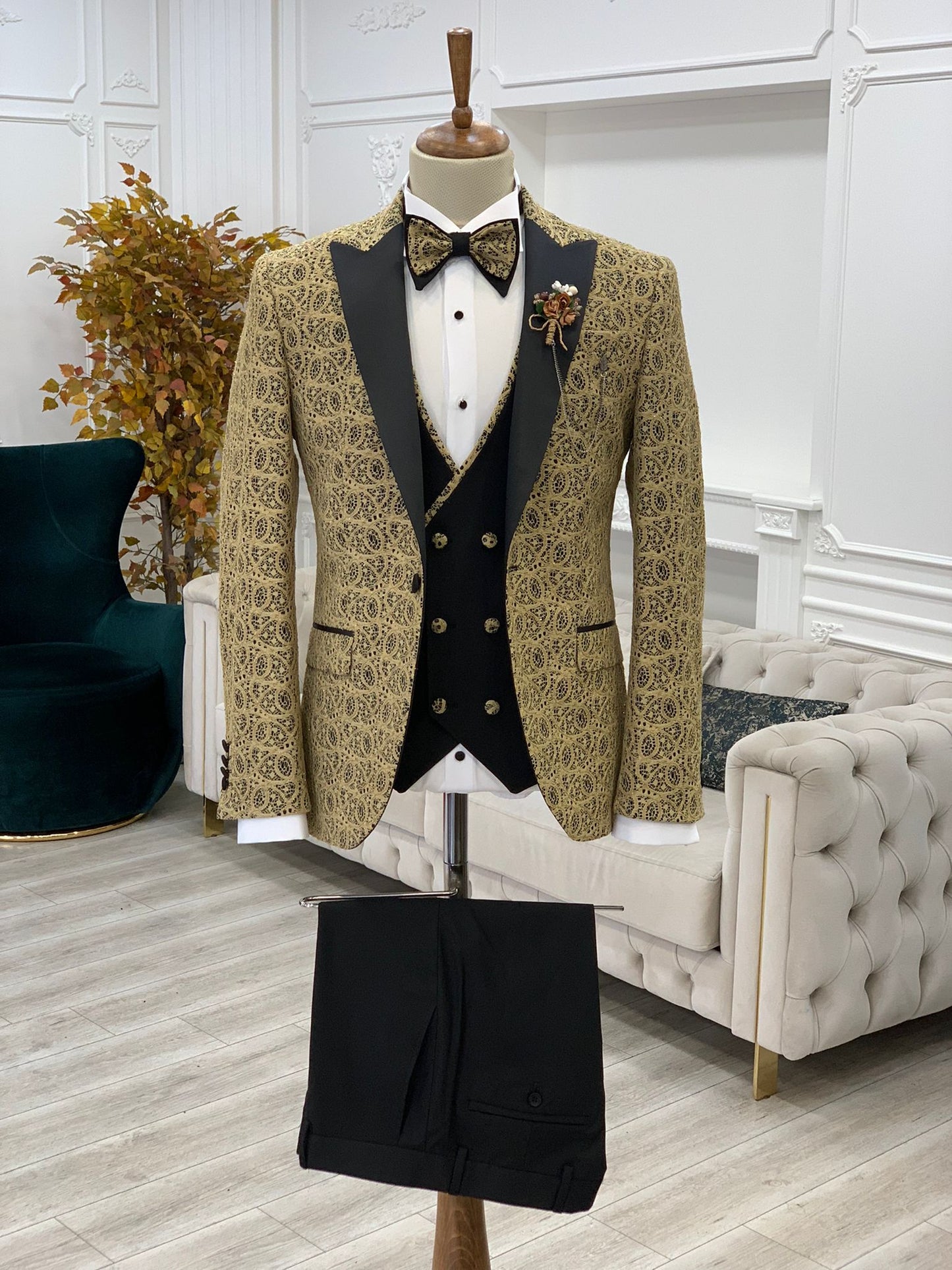 Caesar Golden Slim Fit Peak Lapel Floral Patterned Tuxedo