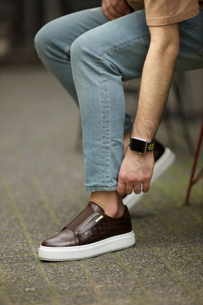 Vince Eva Sole Navy Brown Sneakers - Sophisticated Comfort for Every Occasion