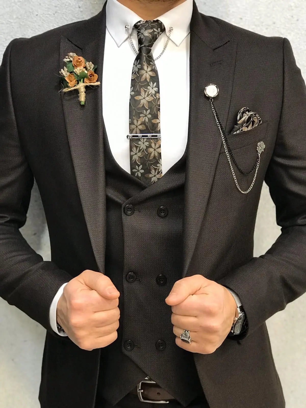 Lancaster Coffee Slim Fit Suit: Elegance Redefined brabion