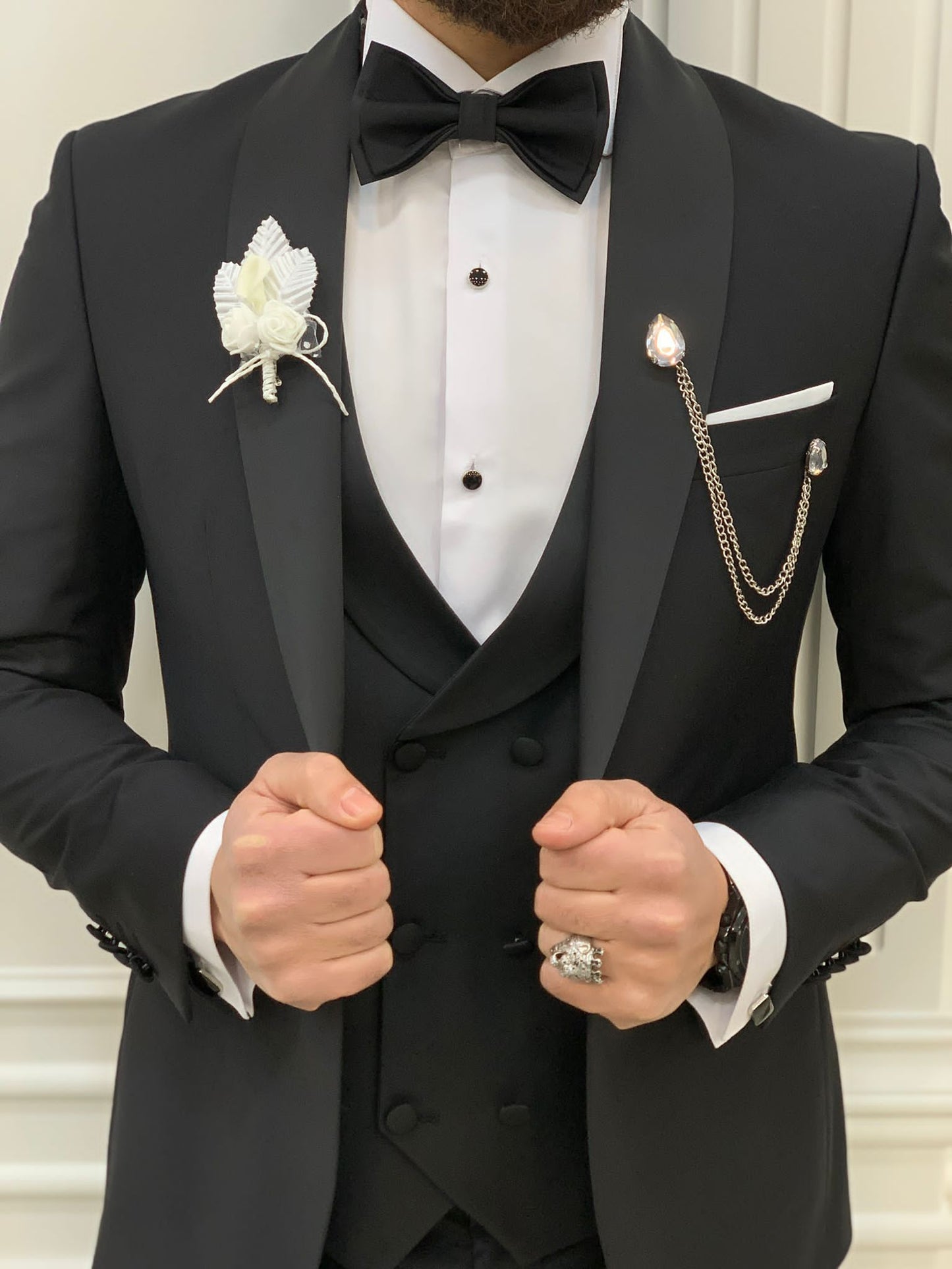 Avion Black Slim Fit Shawl Lapel Tuxedo: The Pinnacle of Formal Elegance