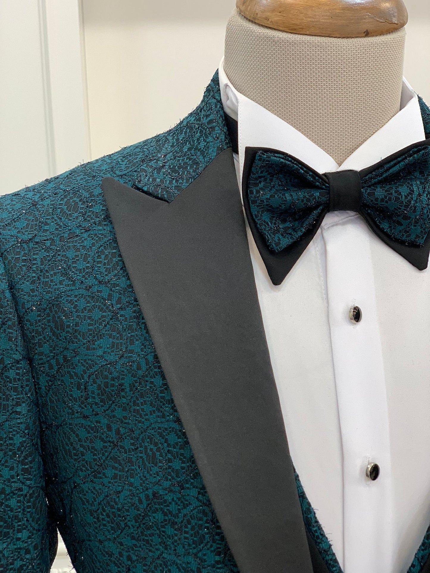 Caesar Green Slim Fit Peak Lapel Floral Patterned Tuxedo