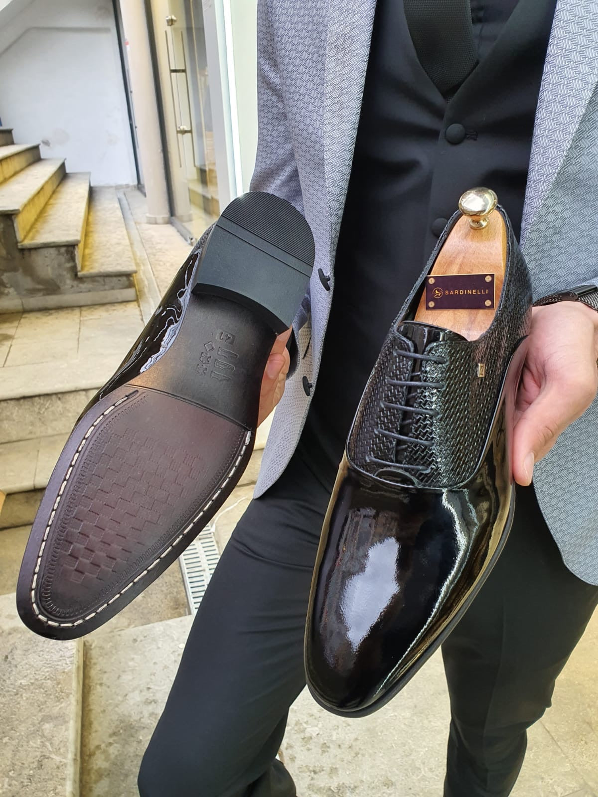 VillaNova Black Laced Oxford - Elegant Patent Leather Shoes