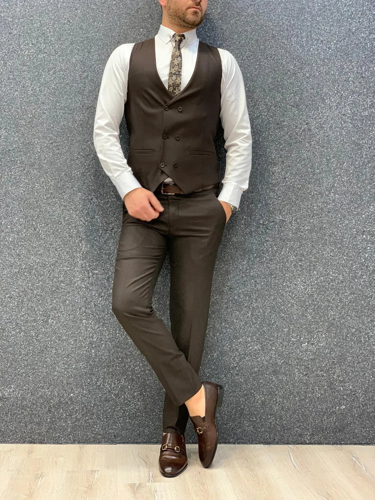 Lancaster Coffee Slim Fit Suit: Elegance Redefined brabion