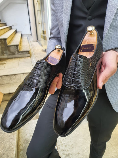 VillaNova Black Laced Oxford - Elegant Patent Leather Shoes