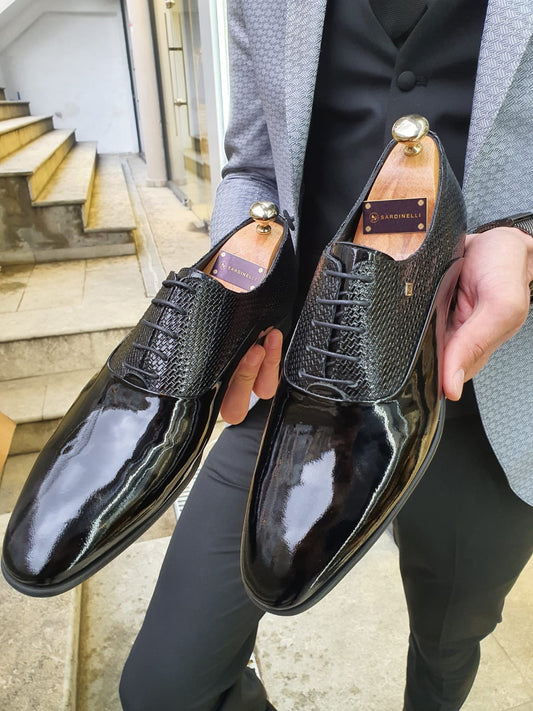 VillaNova Black Laced Oxford - Elegant Patent Leather Shoes