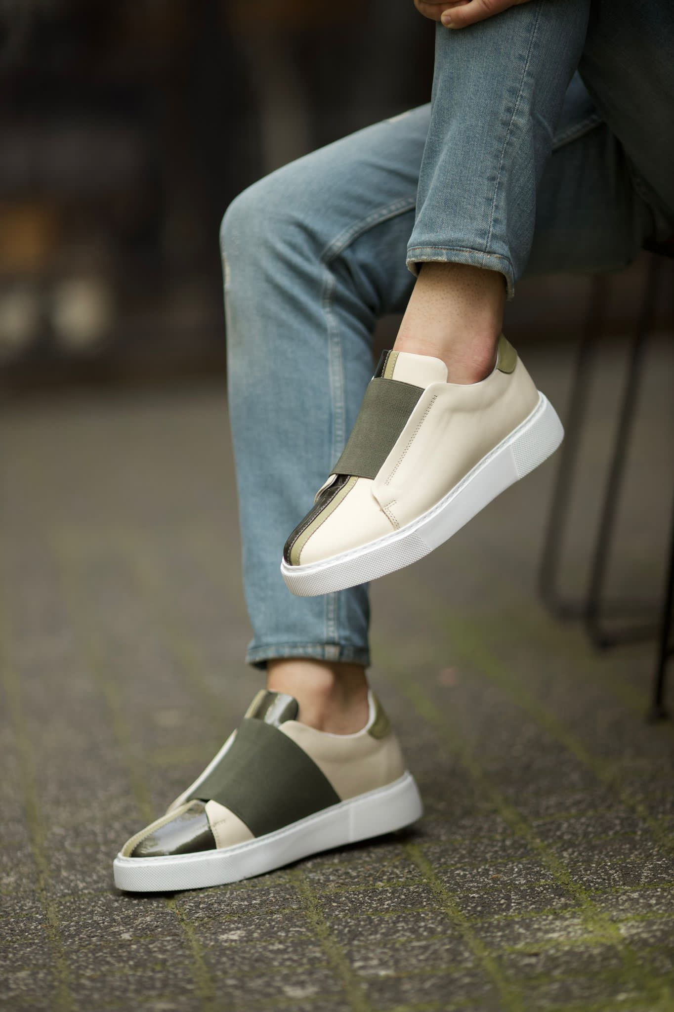 Vince Eva Sole Beige Sneakers: Sophisticated Comfort for Every Occasion