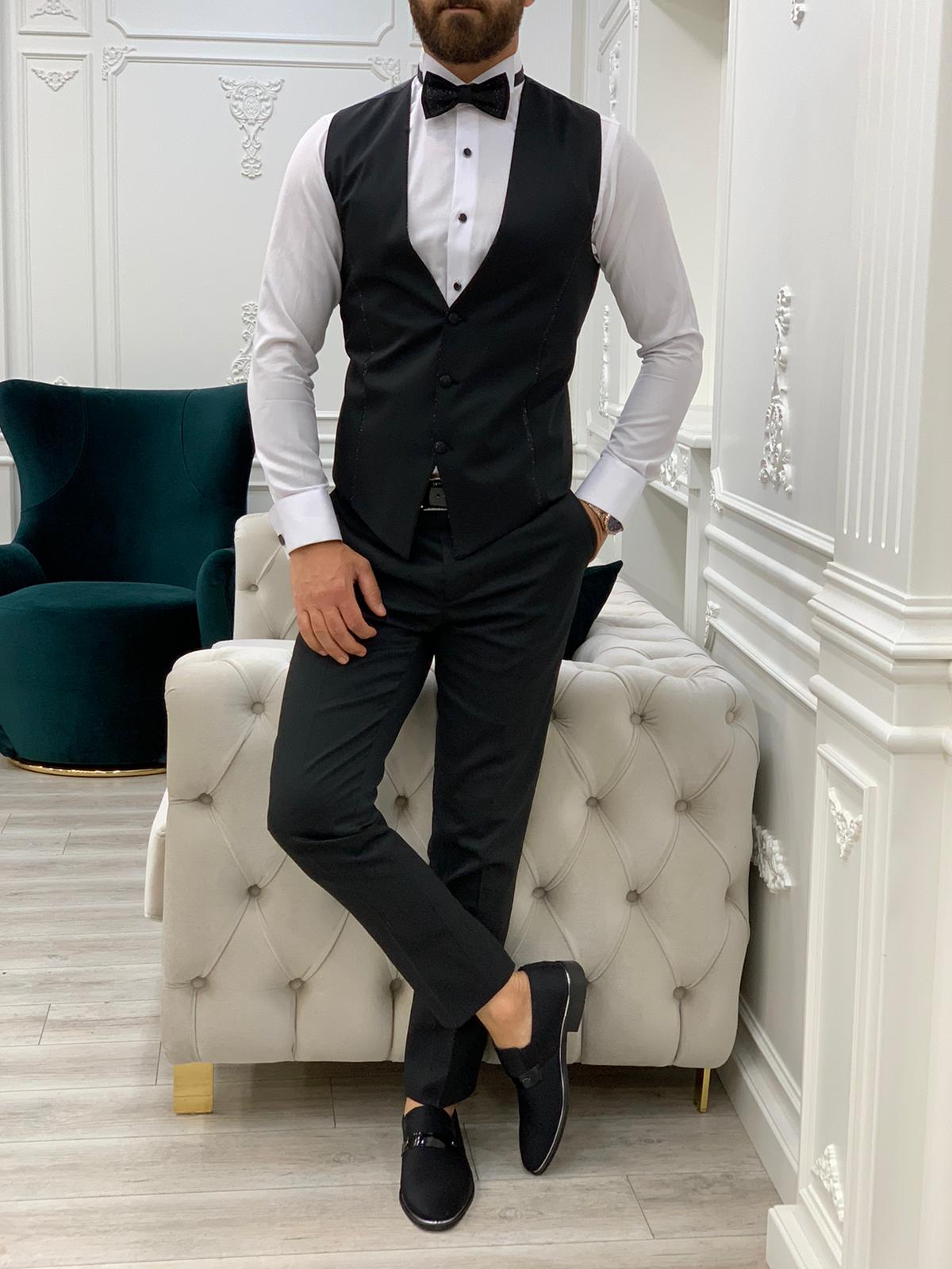 Wilson Black Peak Lapel Tuxedo: Elegance Redefined