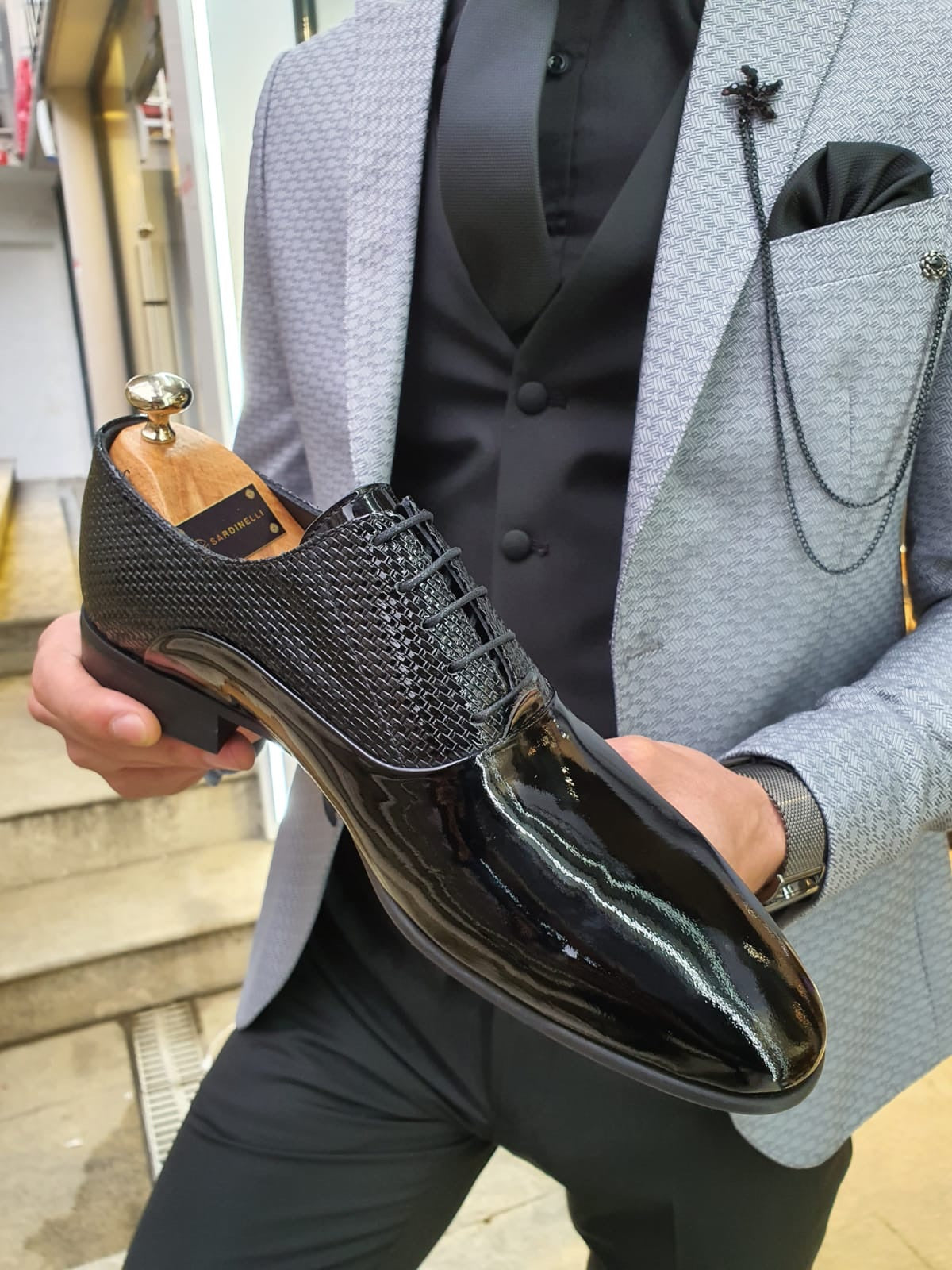 VillaNova Black Laced Oxford - Elegant Patent Leather Shoes