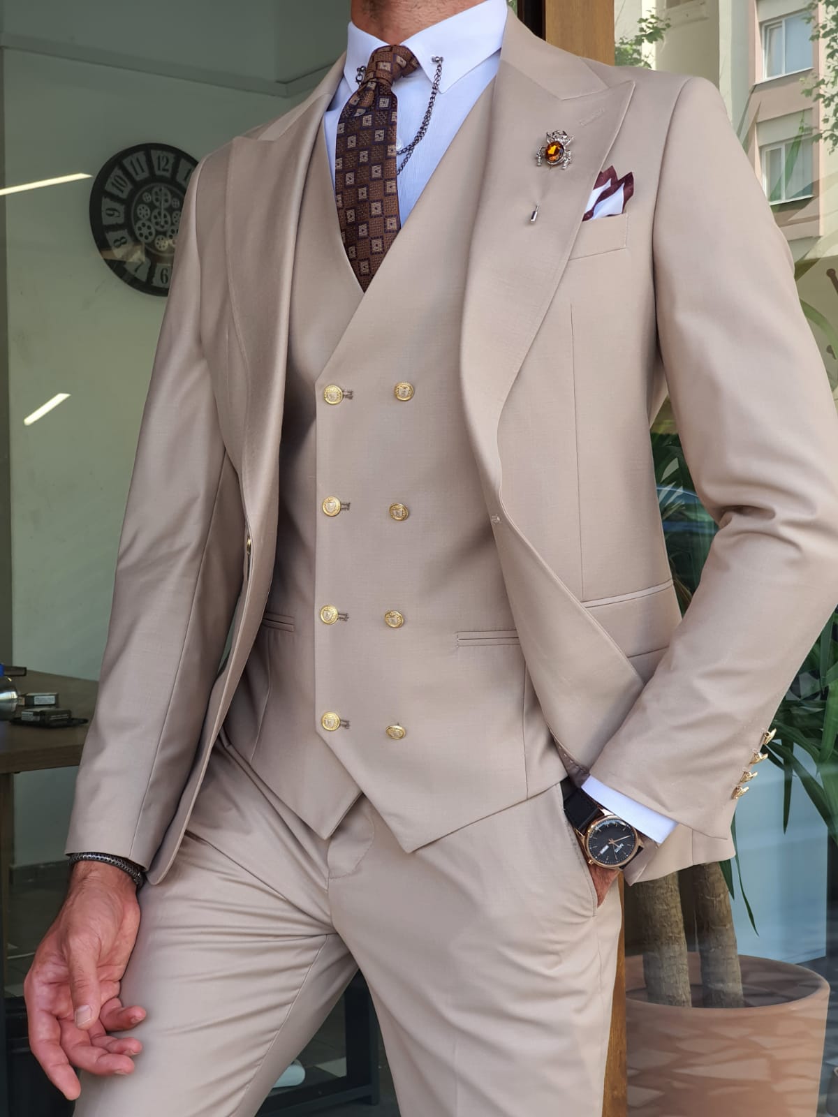 Boston Beige Slim Fit Peak Lapel Wool Suit - Elevate Your Wardrobe