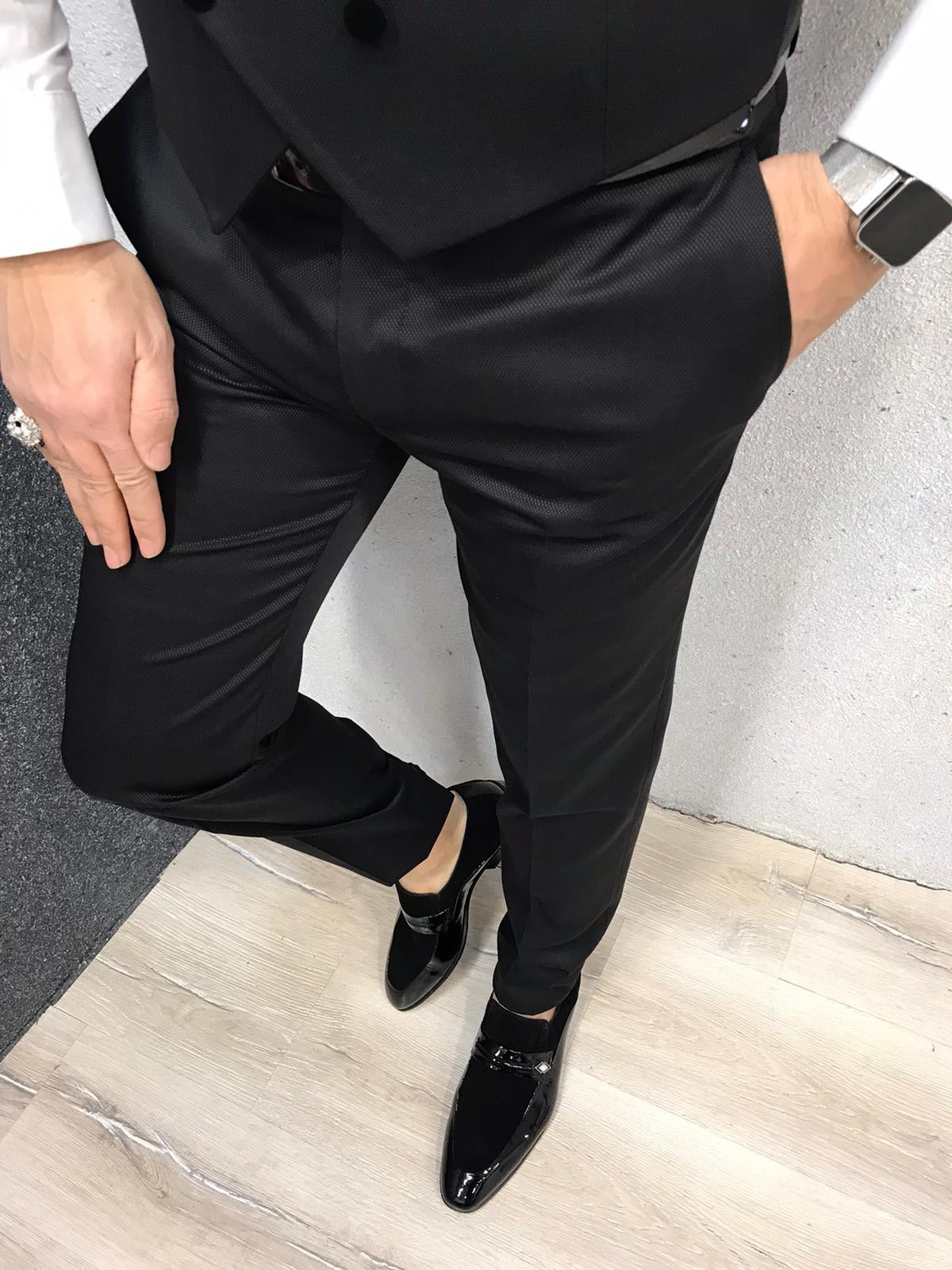 Ventura Black Slim Fit Tuxedo – Timeless Elegance for Formal Occasions