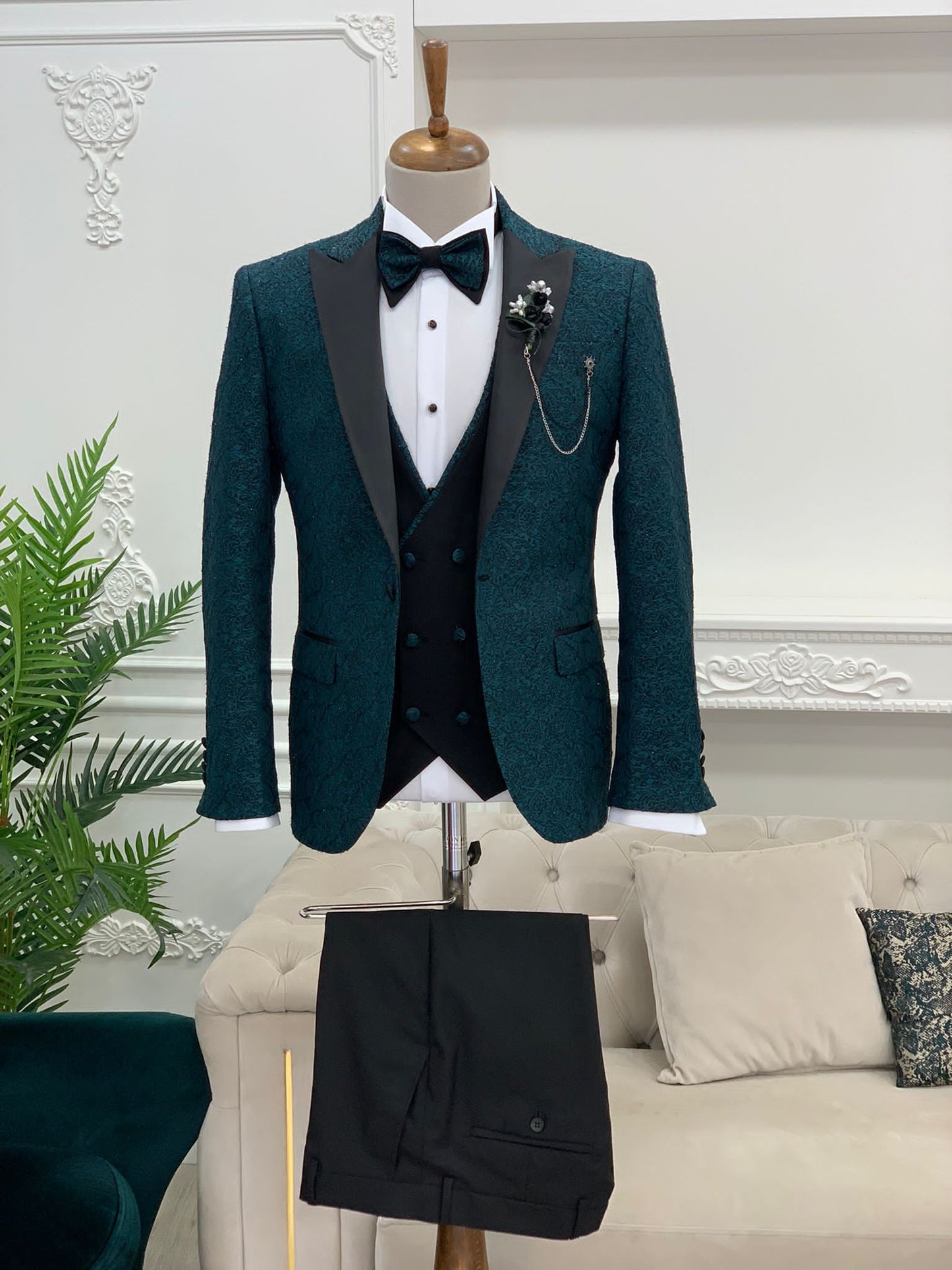 Caesar Green Slim Fit Peak Lapel Floral Patterned Tuxedo